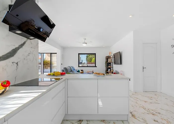 Pura Vida - Plusholidays Ifach